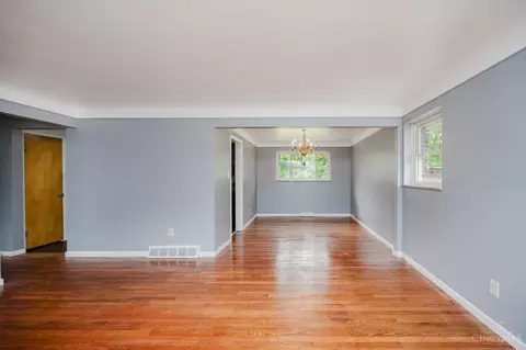 1045 Pelican Dr, Cincinnati, OH 45231 photo 9