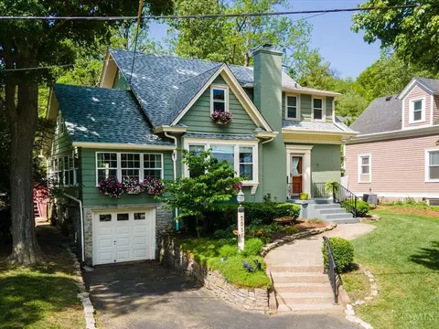 7016 Hiawatha Ave, Mariemont, OH 45227