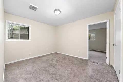 Bedroom - 2409 Schon Dr, Cincinnati, OH 45231 photo 4 of 6