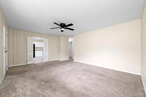 Living - 2409 Schon Dr, Cincinnati, OH 45231 photo 2 of 4