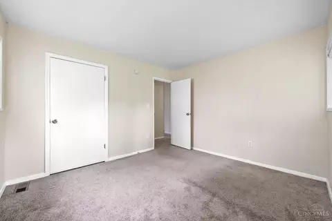 Bedroom - 2409 Schon Dr, Cincinnati, OH 45231 photo 2 of 6