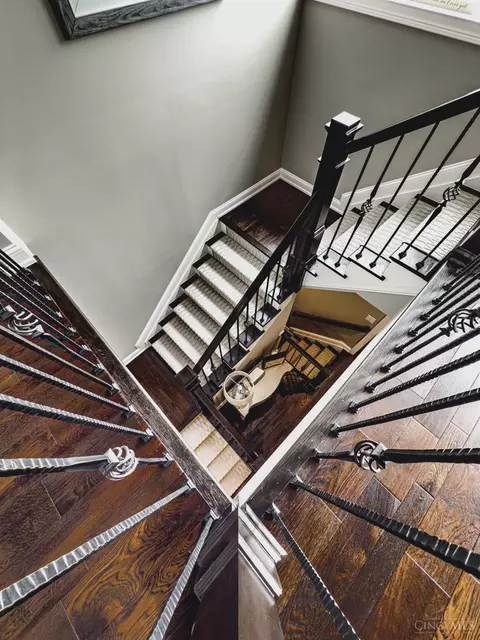 Entry Way - 463 Strafer St, Cincinnati, OH 45226 photo 5 of 6
