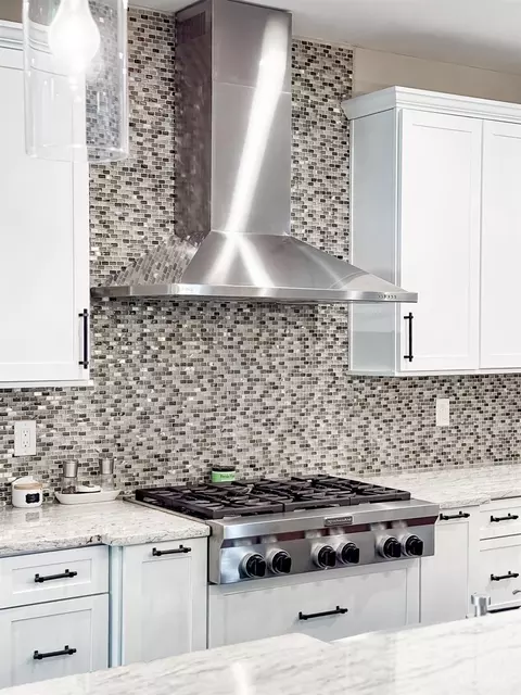 Kitchen - 463 Strafer St, Cincinnati, OH 45226 photo 2 of 3