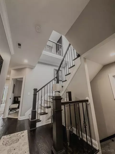 Entry Way - 463 Strafer St, Cincinnati, OH 45226 photo 4 of 6