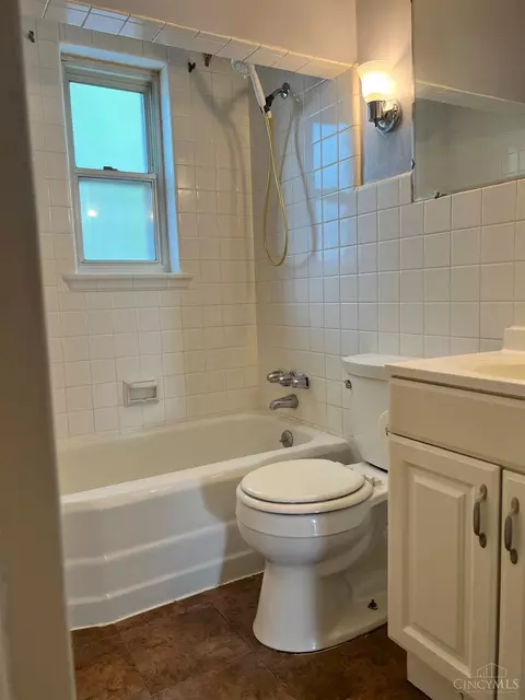 8468 Plainfield Rd, Cincinnati, OH 45236 photo 12