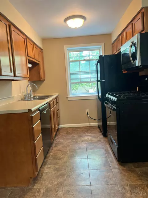8468 Plainfield Rd, Cincinnati, OH 45236 photo 13