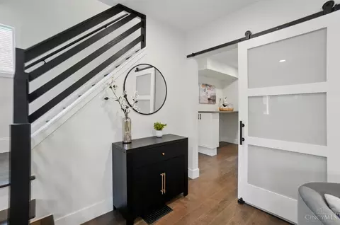 Entry Way - 4524 Clearview Ave, Cincinnati, OH 45205 photo 1 of 5
