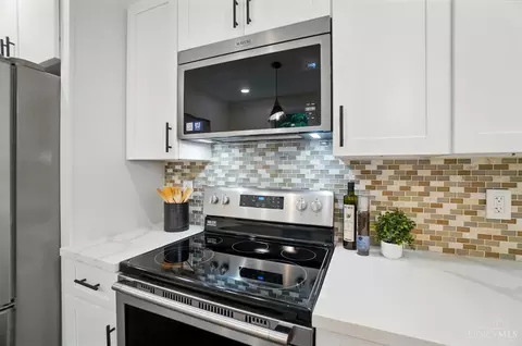 Kitchen - 4524 Clearview Ave, Cincinnati, OH 45205 photo 5 of 5