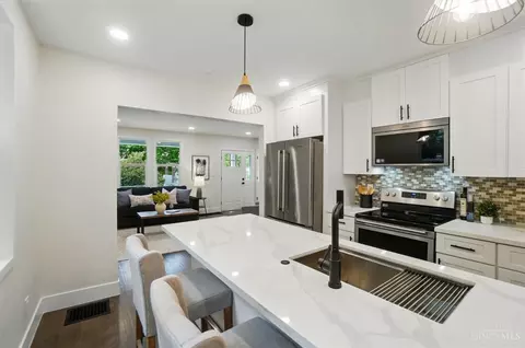 Kitchen - 4524 Clearview Ave, Cincinnati, OH 45205 photo 2 of 5