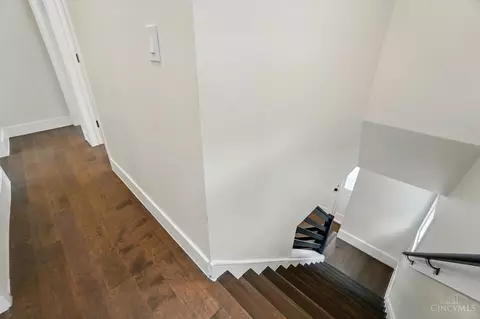 Entry Way - 4524 Clearview Ave, Cincinnati, OH 45205 photo 5 of 5