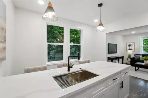 Kitchen - 4524 Clearview Ave, Cincinnati, OH 45205 photo 4 of 5
