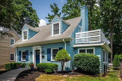 3906 East St, Mariemont, OH 45227