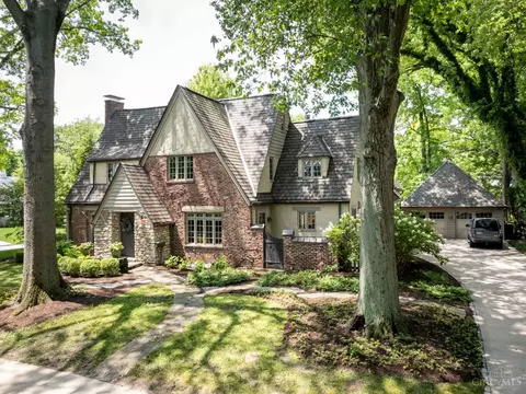 6700 Miami Bluff Dr, Mariemont, OH 45227