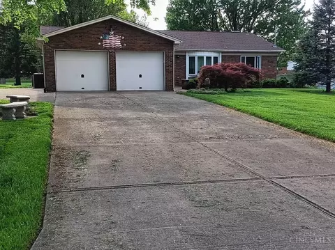 8617 Fireside Ct, West Chester, OH 45069