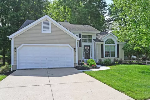 3654 Bristol Lake Dr, Amelia, OH 45102