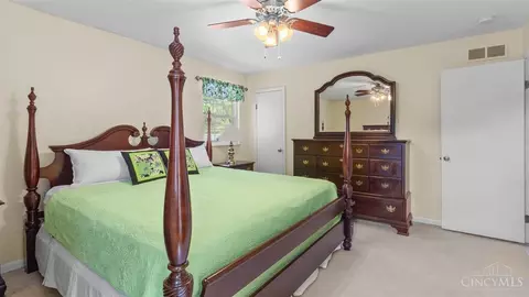 Bedroom - 5672 Cox Smith Rd, Mason, OH 45040 photo 1 of 6