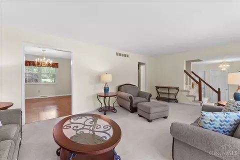 Living - 5672 Cox Smith Rd, Mason, OH 45040 photo 2 of 6