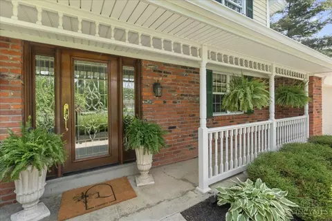 Exterior - 5672 Cox Smith Rd, Mason, OH 45040 photo 3 of 20