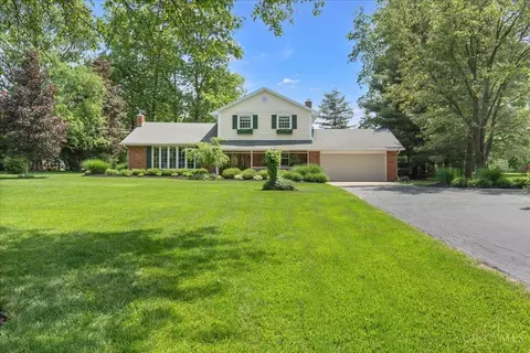 5672 Cox Smith Rd, Mason, OH 45040