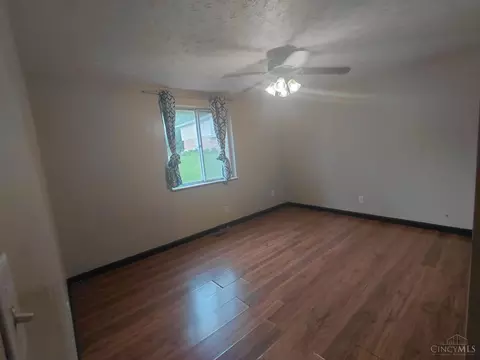 2454 Mustang Dr, Cincinnati, OH 45211 photo 8