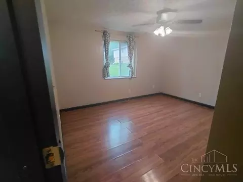 2454 Mustang Dr, Cincinnati, OH 45211 photo 7