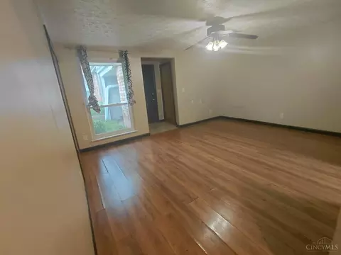 2454 Mustang Dr, Cincinnati, OH 45211 photo 3