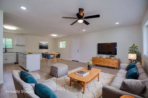 Living - 2389 Aquarius Dr, Cincinnati, OH 45231 photo 2 of 4