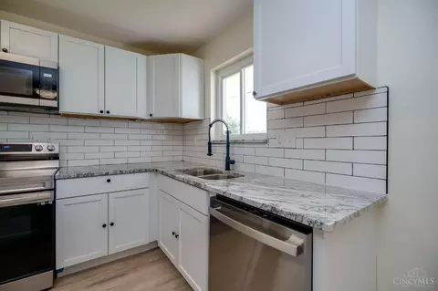Kitchen - 2389 Aquarius Dr, Cincinnati, OH 45231 photo 2 of 2