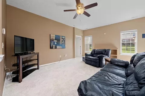 Living - 164 Shanda Dr, Monroe, OH 45050 photo 2 of 3