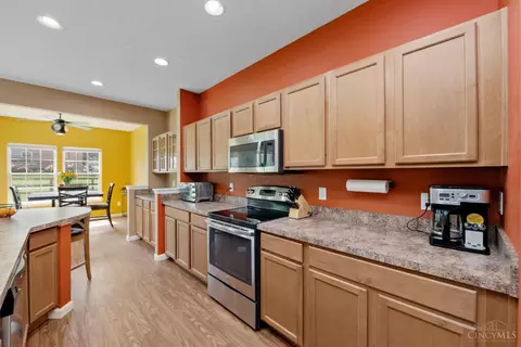 Kitchen - 164 Shanda Dr, Monroe, OH 45050 photo 4 of 4
