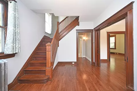 Entry Way - 266 Bodmann Ave, Cincinnati, OH 45219 photo 3 of 5