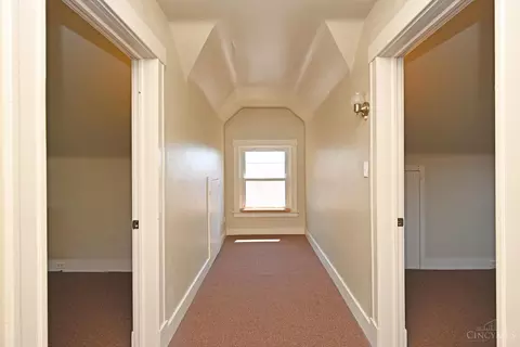 Entry Way - 266 Bodmann Ave, Cincinnati, OH 45219 photo 5 of 5