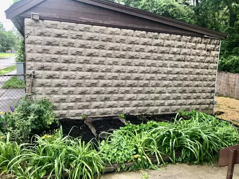 Exterior - 266 Bodmann Ave, Cincinnati, OH 45219 photo 10 of 14