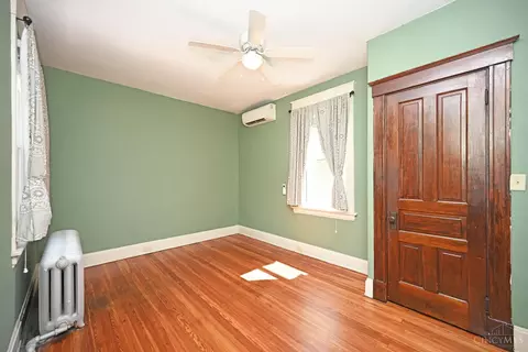 Bedroom - 266 Bodmann Ave, Cincinnati, OH 45219 photo 3 of 18