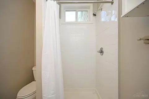 Bath - 266 Bodmann Ave, Cincinnati, OH 45219 photo 2 of 5