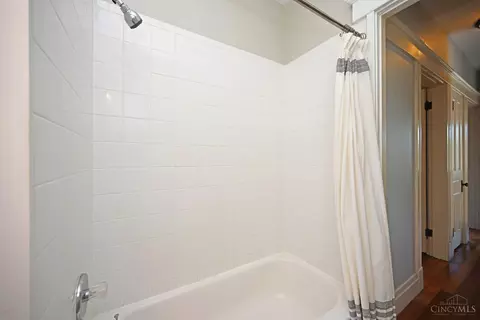 Bath - 266 Bodmann Ave, Cincinnati, OH 45219 photo 5 of 5
