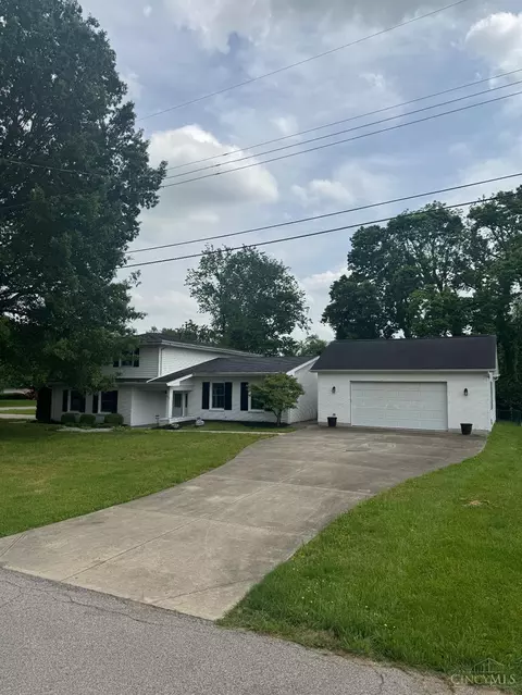 2970 Pleasant Ridge Dr, Hamilton, OH 45011