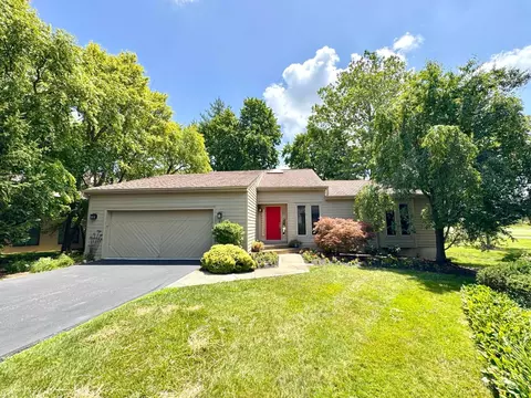 47 Carpenters Rdg, Blue Ash, OH 45241