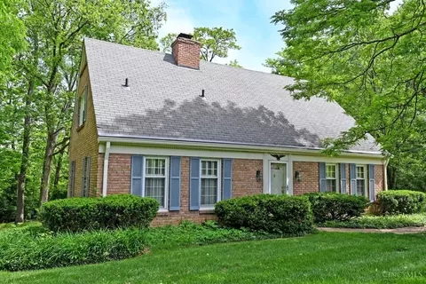 667 Meadowcrest Cir, Cincinnati, OH 45231