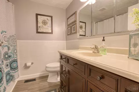 Bath - 687 Ridgeview Dr, Harrison, OH 45030 photo 2 of 2
