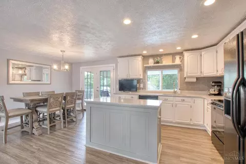 Kitchen - 687 Ridgeview Dr, Harrison, OH 45030 photo 1 of 2