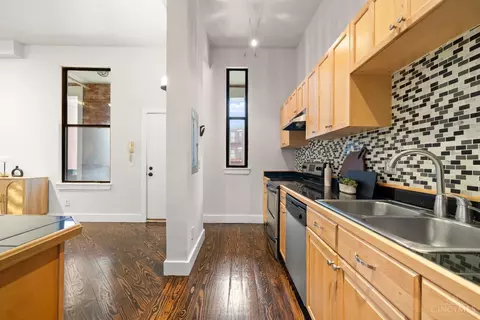 Kitchen - 1209 Central Ave, Cincinnati, OH 45214 photo 3 of 4