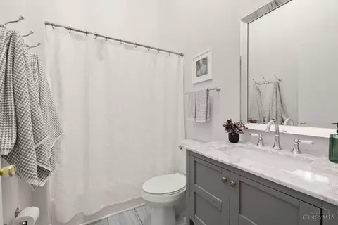 Bath - 1209 Central Ave, Cincinnati, OH 45214 photo 1 of 1