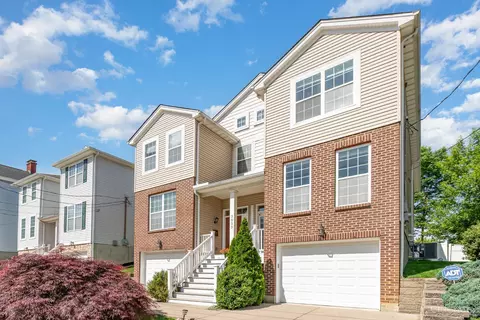 3033 Lavinia Ave, Cincinnati, OH 45208