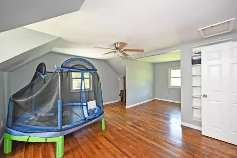 Bedroom - 1834 Miles Rd, Cincinnati, OH 45231 photo 15 of 15