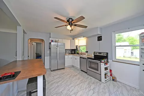 Kitchen - 1834 Miles Rd, Cincinnati, OH 45231 photo 2 of 6