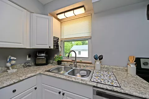 Kitchen - 1834 Miles Rd, Cincinnati, OH 45231 photo 5 of 6