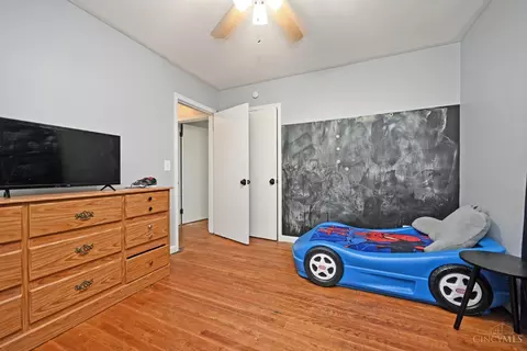 Bedroom - 1834 Miles Rd, Cincinnati, OH 45231 photo 7 of 15