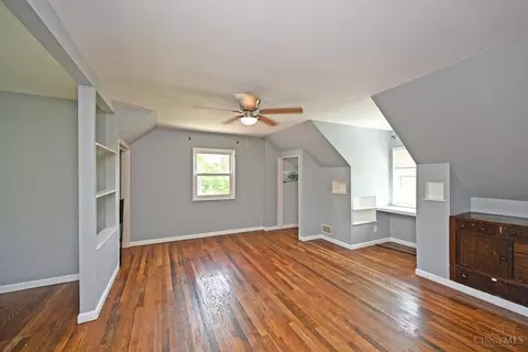 Bedroom - 1834 Miles Rd, Cincinnati, OH 45231 photo 8 of 15