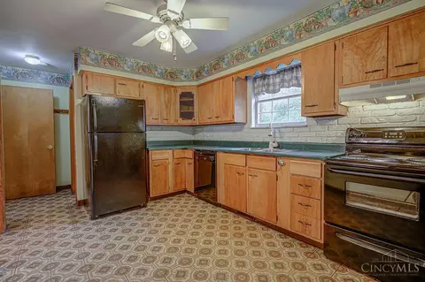 Kitchen - 112 Joyce Ave, Harrison, OH 45030 photo 3 of 3